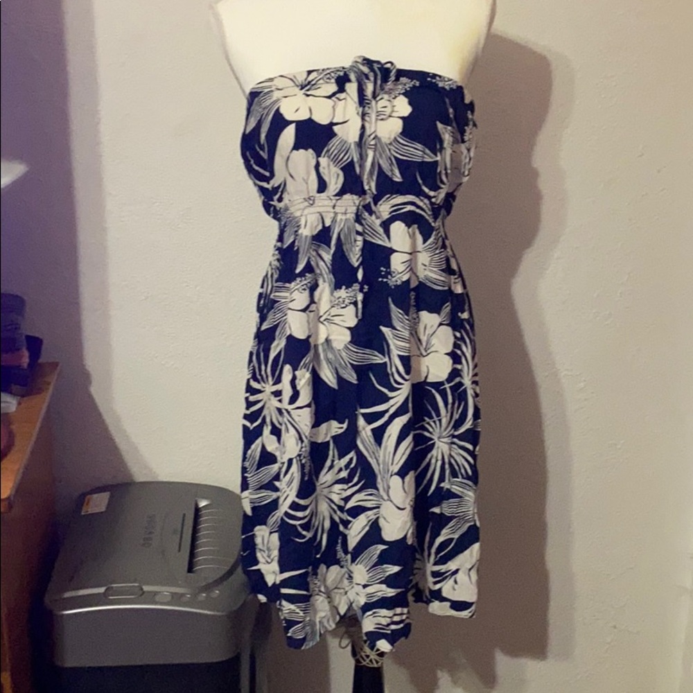 Floral strapless dress